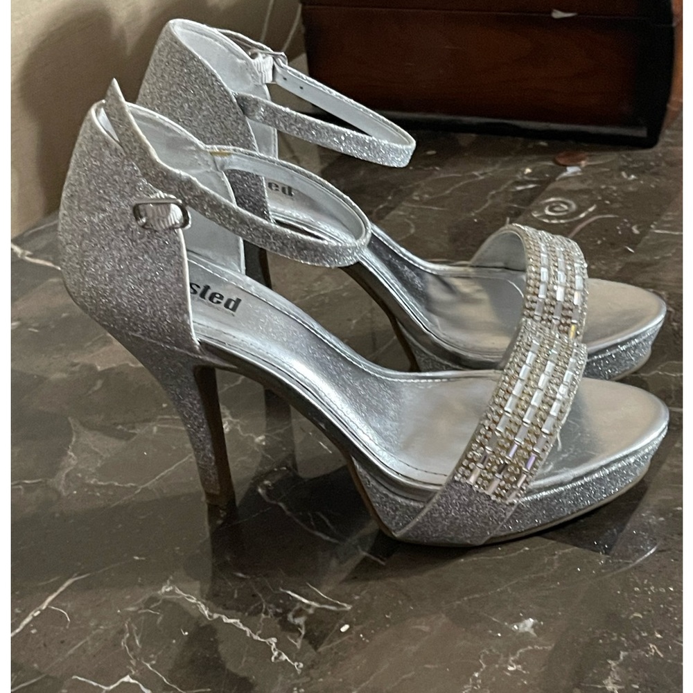 Silver Unlisted heels w/ rhinestones Size 7